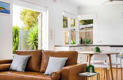 Grange House | Relaxing 3BR Beachside Haven | Grange