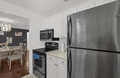 Berkeley Manor House | Relaxing 3BR Getaway with Private Pool