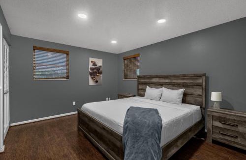 Berkeley Manor House | Relaxing 3BR Getaway with Private Pool