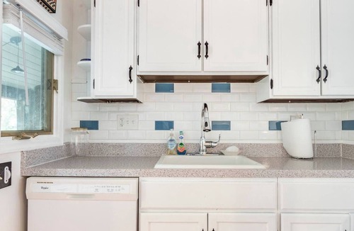 Weston Cottage | Relaxing apartment with kitchen in weston woods