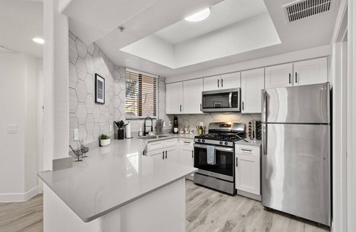 Tempe Condo | Relaxing ASU Stay | Pool, Gym & King Beds