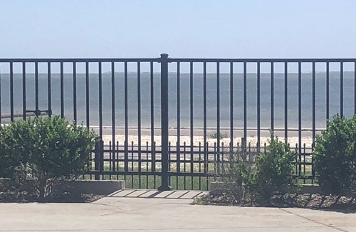Long Beach Condo | Relaxing Beach Condo with a Pool