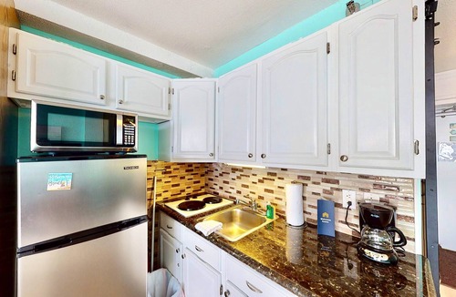 East Daytona Condo | Relaxing Beachfront Studio w/Balcony Views & Shared Pool
