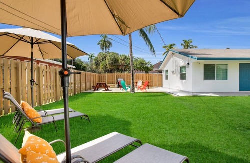 River Oaks Villa | Relaxing bedroom vacation near city/beach/airport