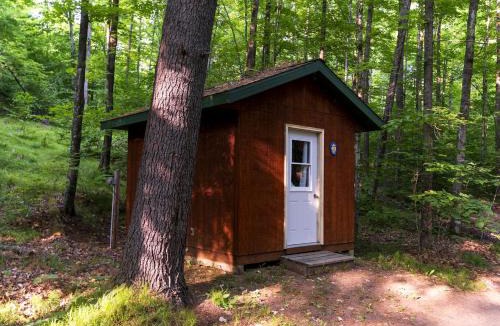 White Lake House | Relaxing Cabin for Two Close to Boulder Lake for a Romantic Getaway in Wisconsin