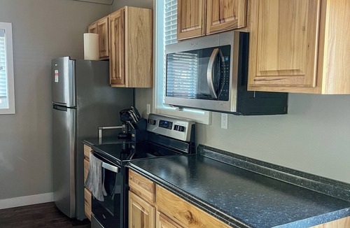 Castle Rock House | Relaxing Castle Rock Home w/Fenced Yard, AC & Fire Pit Near Town