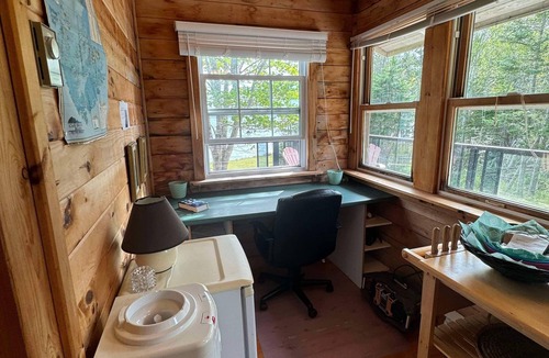 Evanston Cottage | Relaxing Cedar Log Cottage on Bras d'Or Lake over 300 Ft Private Beach & Kayaks