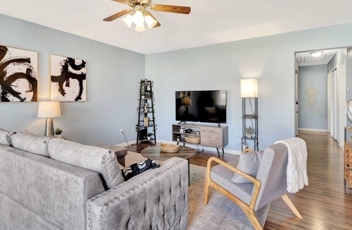 Hazel Park House | Relaxing & Charming Home in Hazel Park w/ Backyard