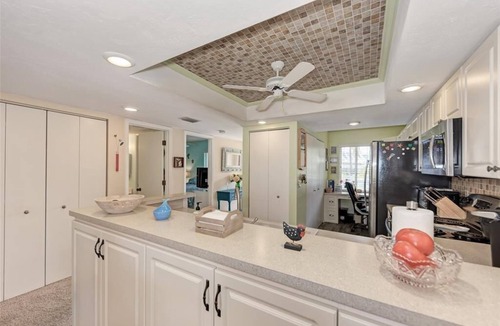 Englewood Condo | Relaxing coastal getaway - close proximity to sandy beaches