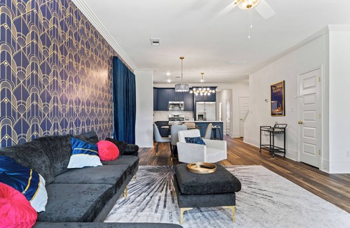 Downtown Memphis House | Relaxing Contemporary Duplex Stay