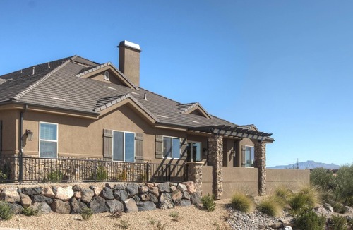 Washington House | Relaxing, Coral Ridge R&R! Pools Across the Street. Overlooking the Fish Pond