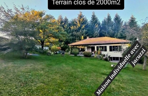 Saint-Just-Malmont House | Relaxing country house with jacuzzi and games room