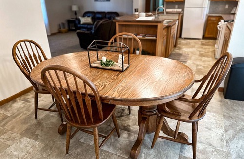 Fresno House | Relaxing Country Home in Ohio! Newly Furnished! Family Friendly!