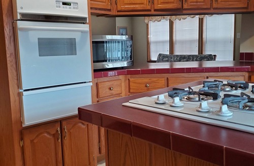 Lake Cottage | Relaxing Crooked Lake Cottage - Private Dock, Large Yard, Great Fishing
