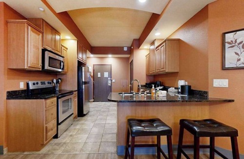 Wisconsin Dells Condo | Relaxing Dells Condo | Adventure Access Perk