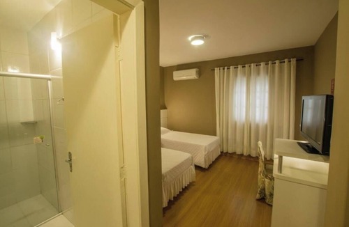 Jaguariaiva Hotel | Relaxing Double Twin Room Close to Waterfall Hikes and Majestic Canyon Formation