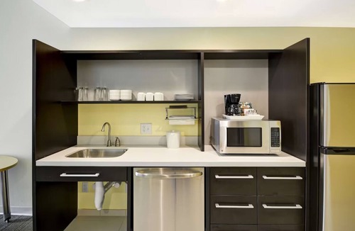 Rock Hill Hotel | Relaxing Extended Stay w/Indoor Pool + Kitchen Near Rock Hill Galleria