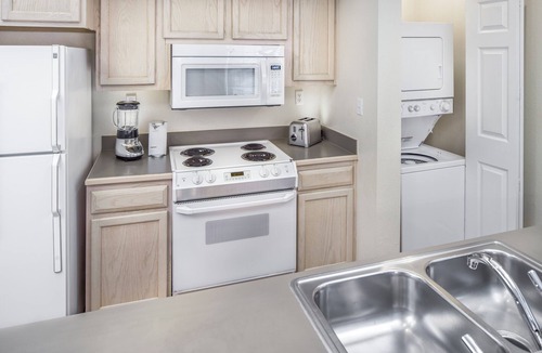 Table Rock Hotel | Relaxing Getaway! 2 Comfortable Units, Pool, Free Parking, Near Titanic Museum