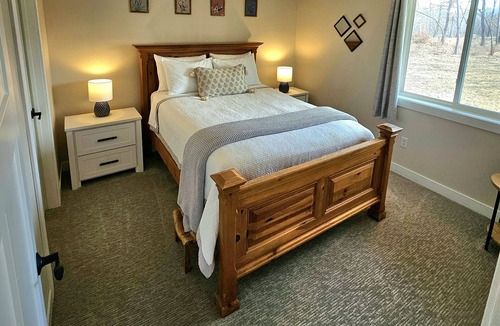Brainerd House | Relaxing Getaway with Hot Tub! 3-BR, 2-BA, One-Level