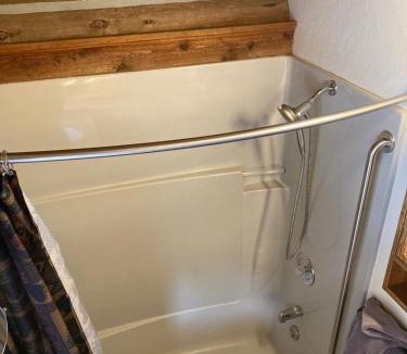 Darby House | Relaxing Glamping Vacation: Fantastic Log Cabin in Darby, MT