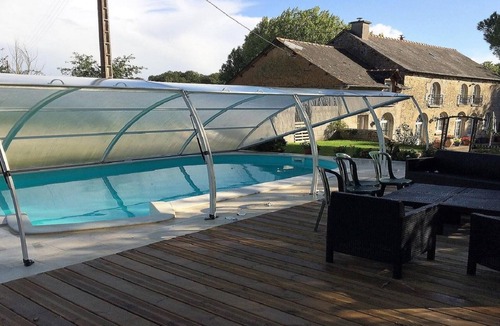 Guitte House | Relaxing green vacations in the heart of the Rance Valley, jacuzzi and swimming pool.