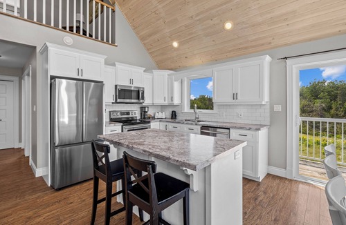 Stanley Bridge House | Relaxing Island Getaway Near Golf Beaches and Dining