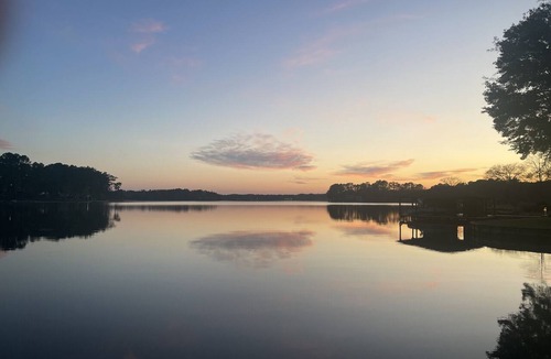 Milledgeville Cabin | Relaxing Lake Front House/Hot Tub