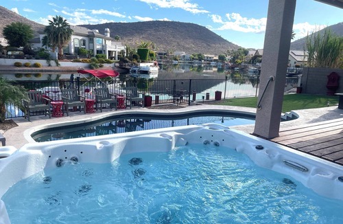 Arrowhead Lakes House | Relaxing Lakefront-Pool-Spa-Pontoon-Game Room-FirePits-Cardinal Stadium-WM Open