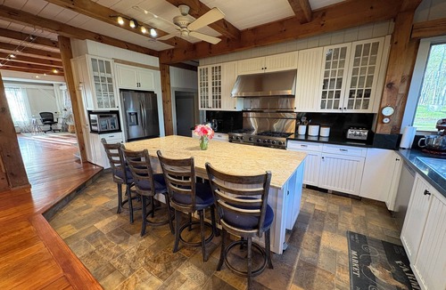 Pleasant Valley Cabin | Relaxing Lodge Retreat