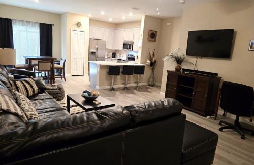 North Beach House | Relaxing Modern 3 BR Home - Queen Bd - North JAX