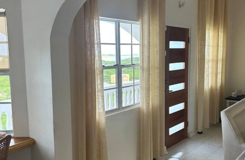 Fitches Creek House | Relaxing,modern& exclusive oceanview Villa. 3BR+2BA.Sleeps 6.Close to everything