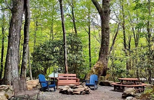 Laurel Ridge Cabin | Relaxing Mountain Getaway Above the Sea of Clouds, Black Mountain, NC