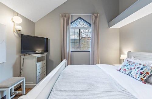 Canmore House | Relaxing Mountain Getaway at Mystic Springs
