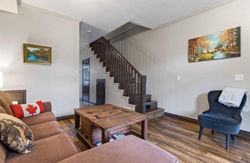 Canmore House | Relaxing Mountain Getaway at Mystic Springs