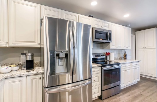 Tempe Gardens House | Relaxing Oasis! 5 bedroom 3 bath with Pool