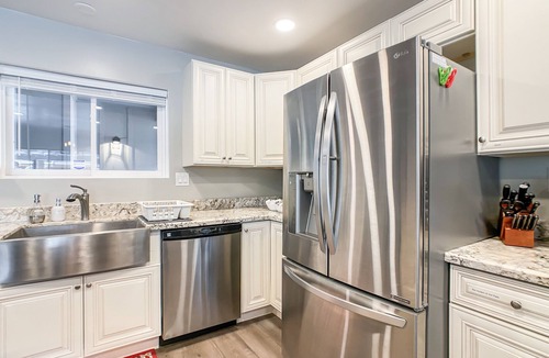 Tempe Gardens House | Relaxing Oasis! 5 bedroom 3 bath with Pool