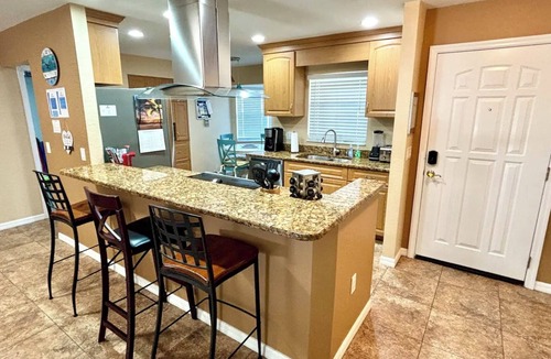 Lake St. George House | Relaxing Pool Home - Palm Harbor - 3BR - 6PPL
