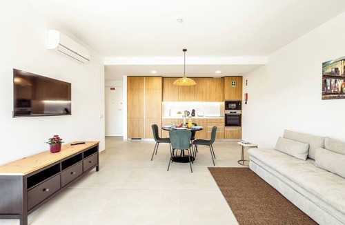 Correeira Apartment | Relaxing Pool Stay in Albufeira | Private Terrace