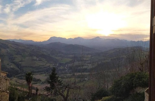 Monte San Martino Apartment | Relaxing Retreat in Le Marche