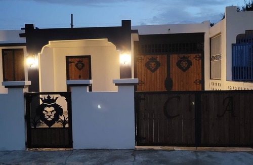 Catano House | Relaxing Retreat with Pool in a Quiet Coastal Area. Walk to Ferry to San Juan.