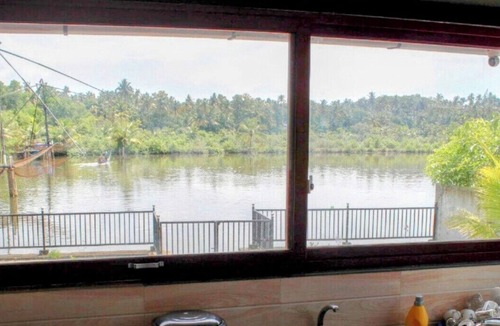 Puthenvelikara Villa | Relaxing Riverfront villa in Cochin