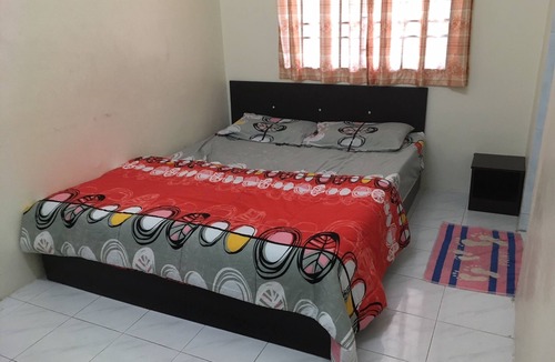 Teluk Kumbar House | Relaxing Seaside Bayan Homestay