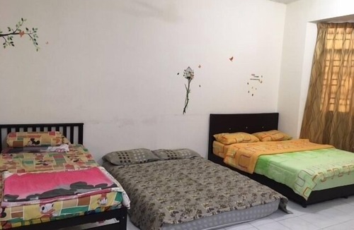 Teluk Kumbar House | Relaxing Seaside Bayan Homestay