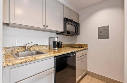 FM 1960 Hotel | Relaxing Space for Personal or Business Travelers Near Shopping Area - 5.8 miles
