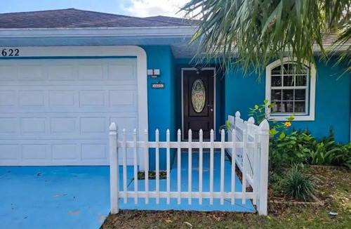 North Sarasota House | Relaxing, Spacious Home Central to everything Sarasota!