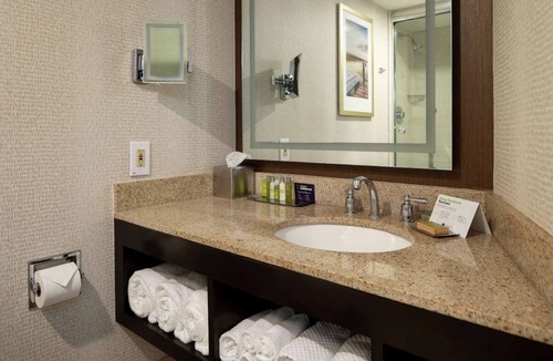 South Portland Hotel | Relaxing Stay in Portland Right Next to I-95 | Indoor Pool and Free Breakfast