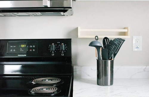 Montgomery Apartment | Relaxing Studio | Pet-Friendly MGM Access