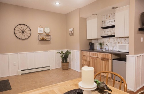 Elkader Apartment | Relaxing Suite B "The Sweetest Suites on the River" on Historic Main Street