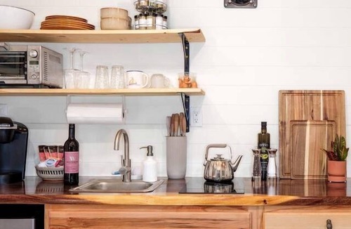 Bell Hill Cabin | Relaxing Tree House in Sequim, Washington, Perfect for a Glamping Getaway to Olympic National Park