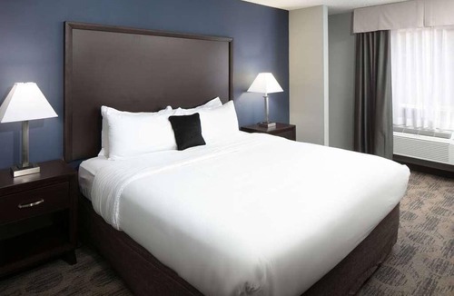 Sequim Hotel | Relaxing Vacation in Red Lion Inn & Suites Sequim! Free Breakfast
